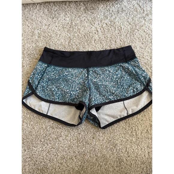 Lululemon Speed Up Shorts size 4 - Picture 1 of 3